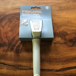 Fiskars Gray Wood Shaver for Distressing